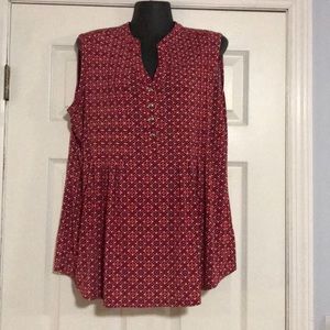 Beautiful red patterned sleeveless top!